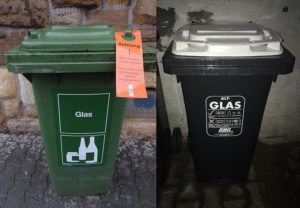 Mülltonnen für Glasbehälter in Mainz. - Foto: gik