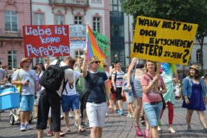 Der CSD in Mainz ist eine friedliche Kundgebung für die Rechte queerer Menschen. - Foto: gik