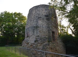 Der Drususstein auf der Mainzer Zitadelle: Ehrengrabmal für den Feldherren oder Siegessäule über die Germanen? - Foto: gik