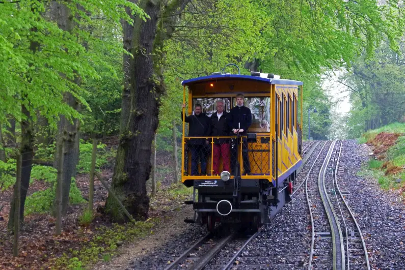 Nerobergbahn im April 2013 - Foto by James Steakley