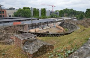 Das Römische Theater in Mainz dümpelt seit Jahren vor sich hin, OB Ebling will den Bereich nun mit Hilfe einer Landesgartenschau aufwerten. - Foto: gik