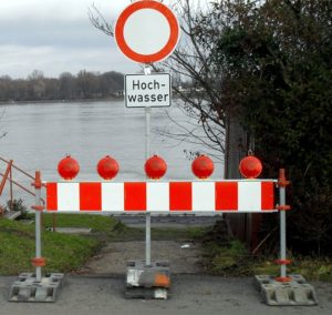 Hochwasser-Warnung für den Rhein. - Foto DLRG