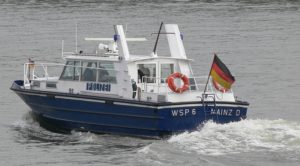 Dienstboot der Wasserschutzpolizei auf dem Rhein. - Foto: WSP 