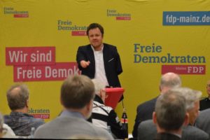 FDP-Parteichef David Dietz auf dem FDP-Parteitag im Februar 2020. - Foto: gik