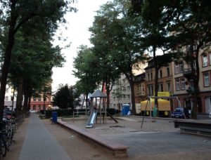 Leere Spielplätze gab es am Mittwoch in Mainz auch - aber eben nicht immer. Hier der Gartenfeldplatz vor ein paar Jahren. - Foto: gik