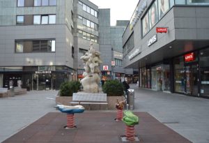 Das Einkaufszentrum Am Brand in Mainz während der Corona-Pandemie. - Foto: gik