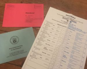 Elf Parteien, zwei Stimmen: Direktkandidat links, Partei rechts - Stimmzettel zur Landtagswahl Rheinland-Pfalz 2021. - Foto: gik