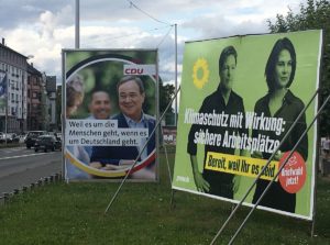 Wahlplakate am Mainzer Rheinufer: CDU und Grüne im Duell. - Foto: gik