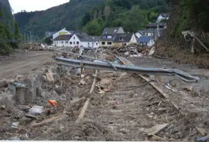 Bei der Flutkatastrophe im Ahrtal starben in der Nacht vom 14. auf den 15. Juli 2021 insgesamt 136 Menschen, eine Person davon wird bis heute vermisst. - Foto: gik