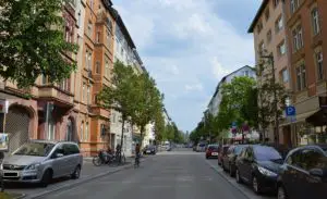 Die neue Mainzer Boppstraße nach ihrer Umgestaltung im Mai 2022. - Foto: gik