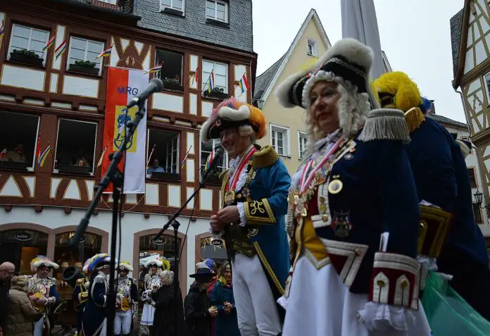 Mainzer Fastnacht Goes City: Kirschgartenfest Der Ranzengarde, Freiluft ...