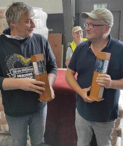Wilhelm Hartmann (links) und Markus Wipperfürth waren mit als erste Helfer am Mittag des 15. Juli 2021 im Ahrtal vor Ort. - Foto: Hartmann