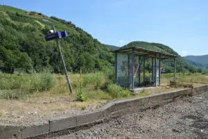 Die Bahnstation von Dernau im Juli 2023, zwei Jahre nach der Flut. - Foto: gik