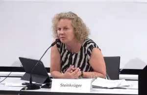 Die Mainzer Umweltdezernentin Janina Steinkrüger (Grüne) im Juli 2023 im Mainzer Stadtrat. - Foto: gik