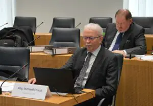 Michael Frisch als Obmann der AfD im Untersuchungsausschuss des Mainzer Landtags. - Foto: gik