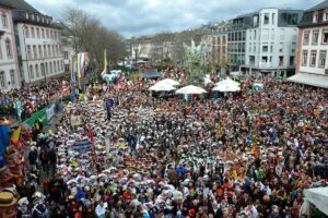 30.000 Menschen feierten am 11.11. in der Mainzer Innenstadt. - Foto: gik