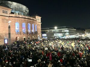 Mehr als 7.000 Menschen protestierten am 19. Januar 2024 gegen Rechtsextremismus und Faschismus. - Foto: gik