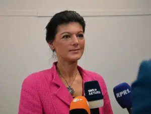 Sahra Wagenknecht am Montag bei Interviews in Mainz. - Foto: gik