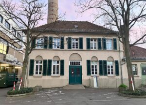 Seitliche Anbauten des Kesselhauses auf dem Gelände der Mainzer Unimedizin. - Foto: gik