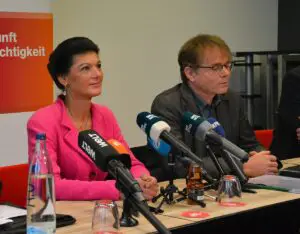 Parteigründerin Sahra Wagenknecht und Ex-Grüner Andreas Hartenfels am Montag in Mainz. - Foto: gik