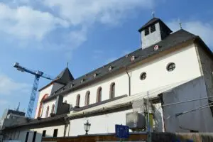 Der Alte Dom St. Johannis ist heute eine eher unscheinbare Kirche. - Foto: gik