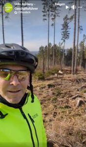 Ortsbürgermeister Udo Adriany auf dem Waldstück der Baumpflanzaktion bei Müsch. - Reel: Adriany, Screenshot: gik