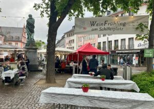 Der Wein-Frühling am Schillerplatz im Jahr 2023. - Foto: gik