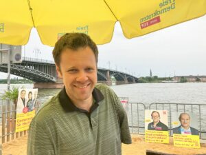 Mehr Transparenz für mehr Durchblick bei den städtischen Finanzen - das fordert die FDP mit Stadtrat David Dietz. - Foto: gik