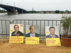 Wahlplakate der Mainzer FDP im Kommunalwahlkampf 2024. - Foto: gik