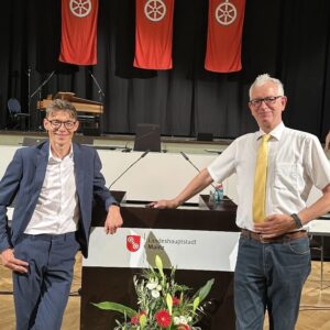 Die Freien Wähler im Stadtrat, Mario Müller und Erwin Stufler, werfen Finanzdezernent Günter Beck (Grüne) Täuschung in Sachen Haushalt vor. - Foto: Freie Wähler