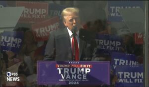 "Trump will fix it": Das Versprechen eines Autokraten, Schilder auf einer Wahlkampf-Rally vor wenigen Tagen. - Screenshot: gik