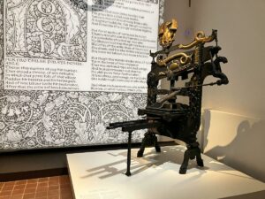 Alt trifft neu, analog trifft digital: Das neue Gutenberg-Museum MOVED. - Foto: gik