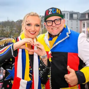 Moderieren das erste Showtanzturnier der Meenzer Fastnacht, die Rucki-Zucki-Dance-Night: Nicole Klein und Christian Klatt. - Foto: MCV