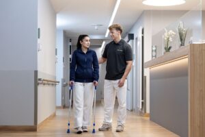 Nachsorge nach Operation: In der neuen Physiotheapiepraxis der ATOS Klinik gehört Rundumbetreuung dazu. - Foto: ATOS Klinik