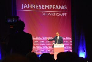 Klare Sprache, selbstbewusster Auftritt: Friedrich merz bei seiner Rede auf dem jahresempfang der Wirtschaft in Mainz. - Foto: gik