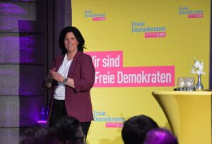Gegenspielerin von Daniela Schmitt: Die FDP-Bundestagsabgeordnete Carina Konrad bei einer FDP-Veranstaltung in Mainz. - Foto: gik
