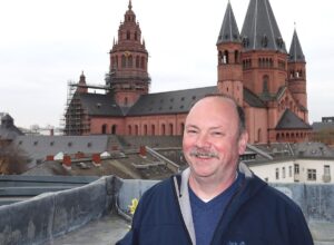 Der neue Dombaumeister zu Mainz: Architekt und Steinmetz Konrad Lenzinger. - Foto: Bistum Mainz