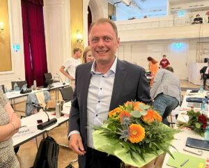 Grünen-Fraktionschef Daniel Köbler nach seiner erfolgreichen Wahl zum neuen Finanzdezernenten und Bürgermeister von Mainz. - Foto: gik