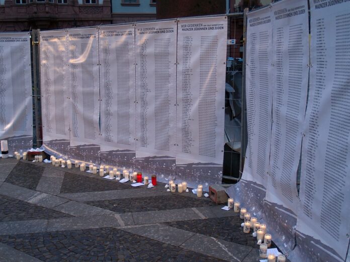 Eindringliches Gedenken an die Deportationen Mainzer Juden vor 75 Jahren – Namentlich der Opfer gedacht