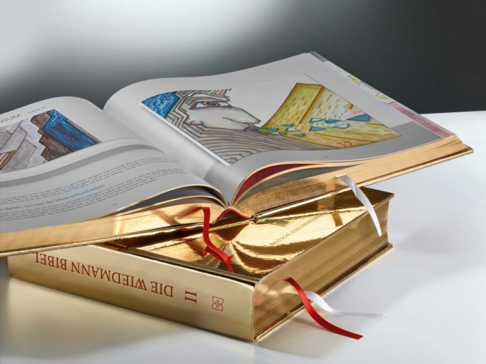 Die gesamte Bibel in 3333 Bildern – Gutenberg-Museum erhält eine wertvolle Wiedmann-Bibel in Gold-Edition