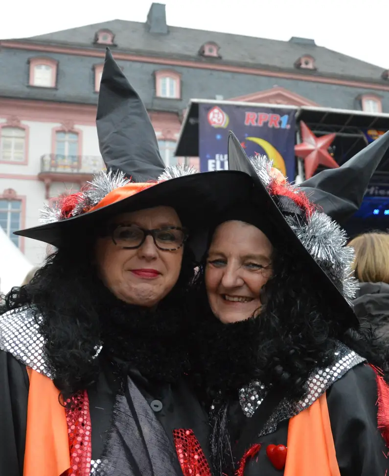 Tolle Hexen am 11.11. in Mainz - Foto: gik