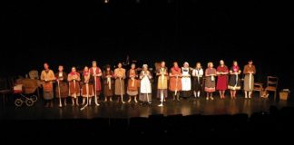 Sie nannten sich „Alte Kämpferinnen“ – Theatercollage in den Mainzer Kammerspielen präsentierte Selbstbeschreibungen früher Nazi-Frauen