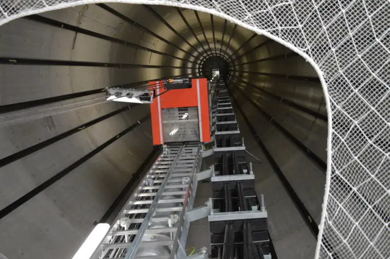 Aufzug im Inneren des Windrads - Foto: gik