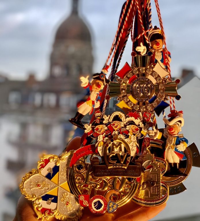 Erste Auktion eines kompletten Ordenssatzes der Mainzer Fastnachts-Genossenschaft – Mainzer Fastnacht eG versteigert Set zugunsten des Jugendmaskenzugs