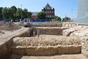 Unter dem Mainzer Landtag legten Archäologen 2017 Rest der alten römisch-mittelalterlichen Stadtmauer frei. - Foto: gik