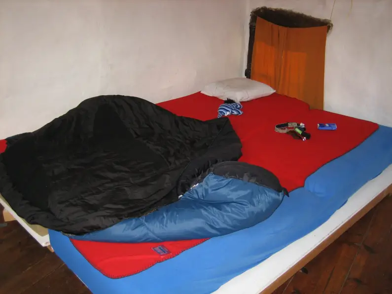 Bett in Bardou