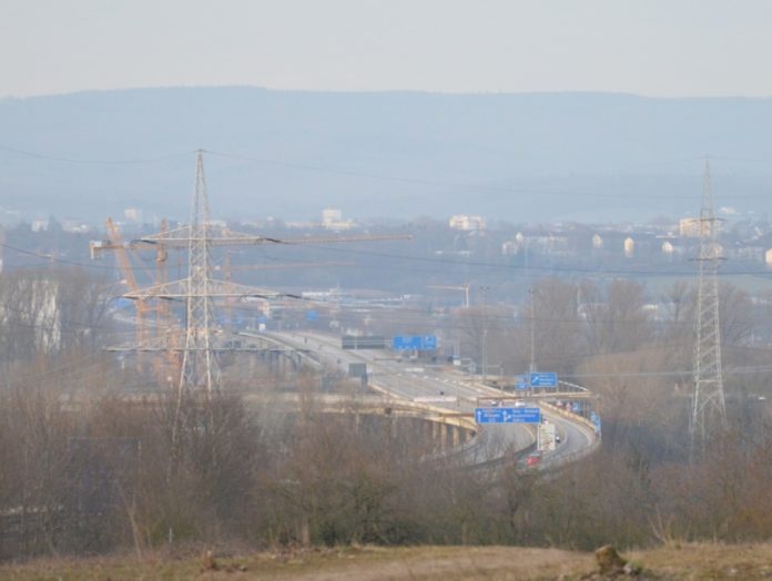 Brückengau: Weisenauer Brücke angeschlagen – LBM: Routineschaden