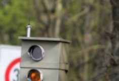 Unfallzahlen an Blitzer-Spots nicht gesunken – Fast eine Million Euro in 2015 eingenommen