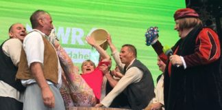 Magische Johannisnacht 2018: Margit Sponheimer gegautscht! – Historisches Karussell, Heldenherzen und spanische Falla – Künstlermarkt schwächelt