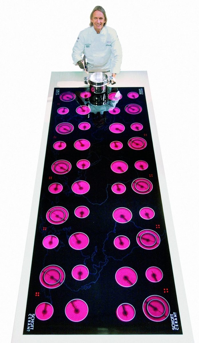 Weltgrößtes Cerankochfeld von Schott: Promis kochen für Flüchtlingshilfe